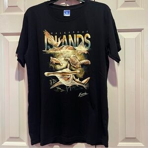 Galapagos Islands Ecuador Graphic T-Shirt Size L